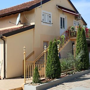 Amore House With Apartment